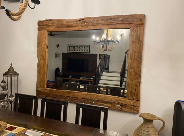 Cermin dengan Bingkai Kapal Kayu